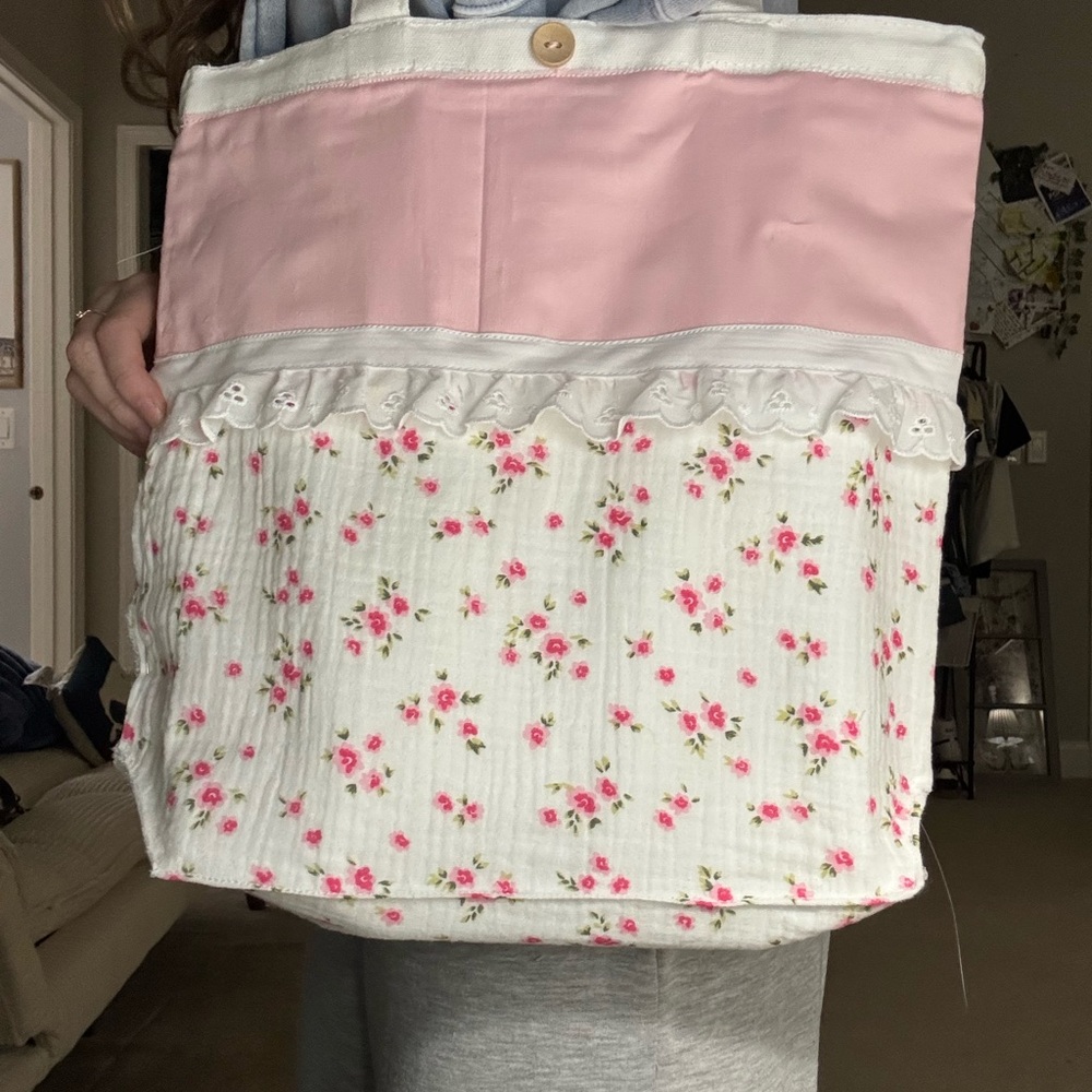 Chic Floral Pink and White Tote Bag